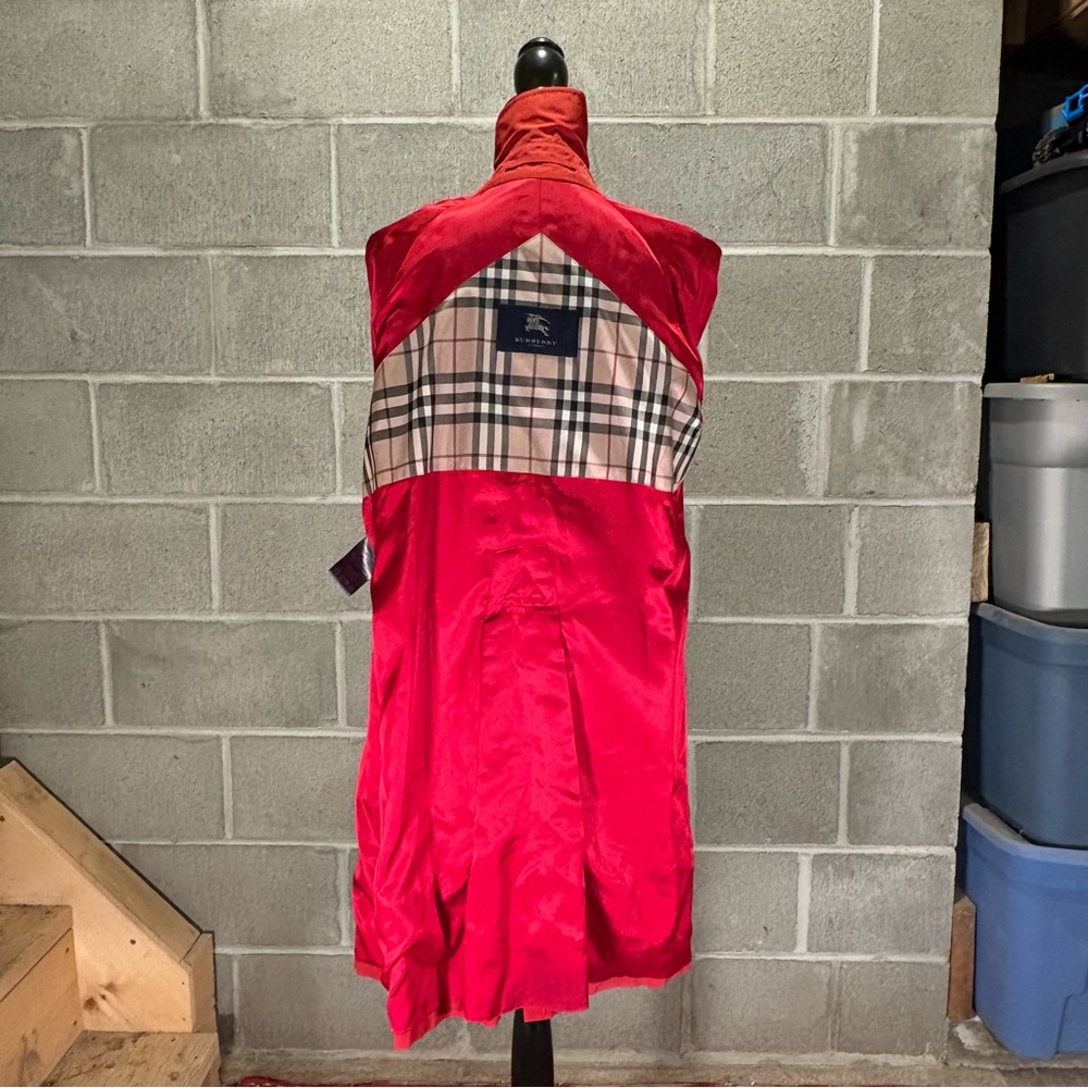 Burberry trench coat. - Picture 7 of 16